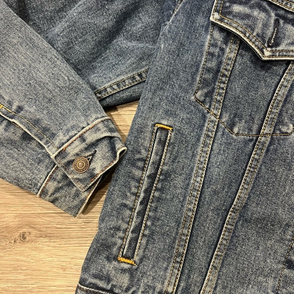 00s Vintage Levi Strauss Denim jacket with quilted lining Signature line - Picture 4 of 5